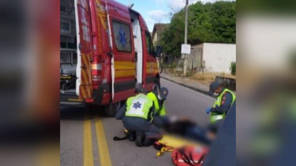 motociclista-fica-ferido-apos-colidir-com-carro-em-brusque