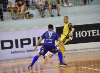 jaragua-futsal-e-derrotado-pelo-joacaba-no-primeiro-jogo-da-semifinal-do-estadual