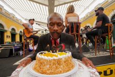 aniversario-de-162-anos-de-cruz-e-sousa-e-celebrado-com-festa-no mercado publico