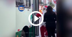 as-renas-estao-de-greve!-papai-noel-e-flagrado-pegando-onibus-em-palhoca