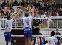 joinville-volei-joga-mal-e-e-superado-pelo-guarulhos-na-superliga