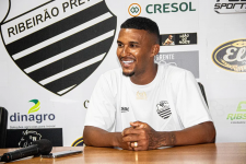 figueirense-faz-investida-por-matheus-farinha,-do-comercial