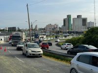 sexta-feira-comeca-com-serie-de-acidentes-e-filas-no-transito-na-grande-florianopolis