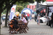 fotos:-bg-nos-bairros-leva-a-joinville-sorteio-de-moto,-servicos-e-diversao