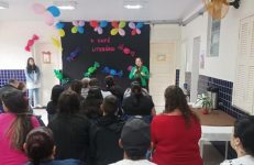 cafe-literario:-alunos-do-primeiro-ao-quinto-ano-de-joinville-participam-de-encontro