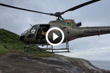 video:-helicoptero-faz-manobra-arriscada-para-resgatar-mulher-em-trilha-de-sao-francisco-do-sul