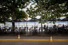 temporada-de-verao-e-carnaval-frustram-setor-de-bares-e-restaurantes em-florianopolis