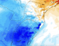 frente-fria-e-sistema-de-baixa-pressao-provocam-‘tempo-caotico’-com-temporais-e-granizo-em-sc