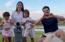 ‘agora-somos-6’:-alok-apresenta-seu-cachorro-robo,-novo-integrante-da-familia